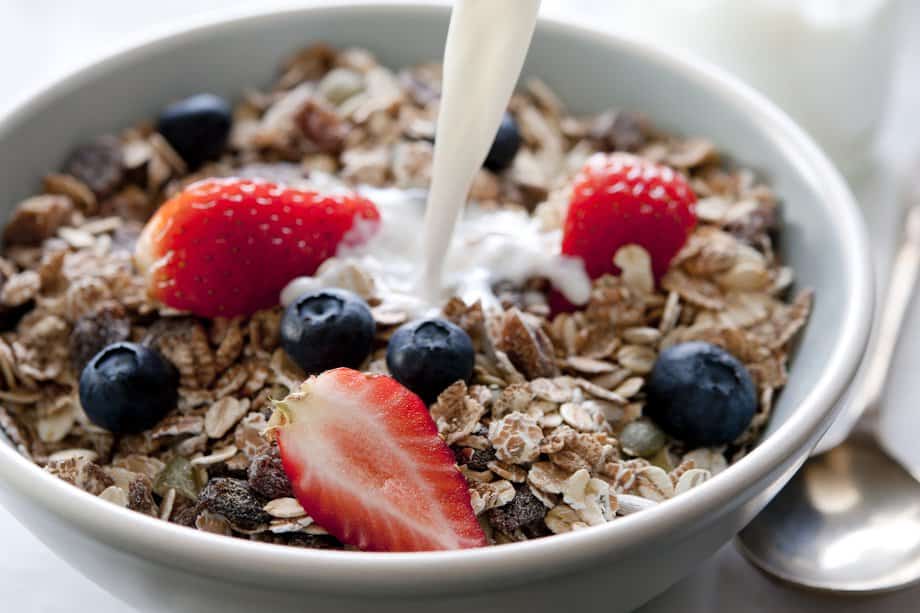 Oatmeal with Low Fat Milk and Fruits min