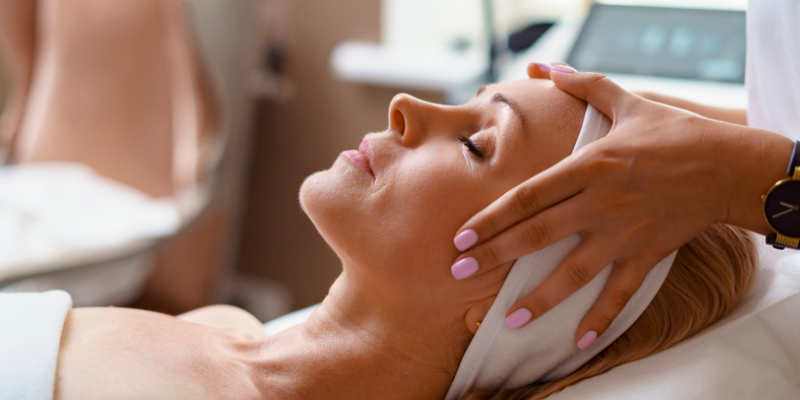 The Marvelous Benefits of Facial Massage: A Comprehensive Exploration